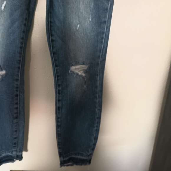 RARE Vintage Guess  Embroidered Graffiti Jeans, Y2K, Grunge,  28/26, Destroyed!! - Picture 4 of 13